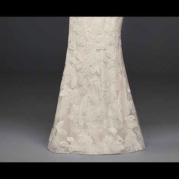 NWT wedding dress. - Picture 4 of 5